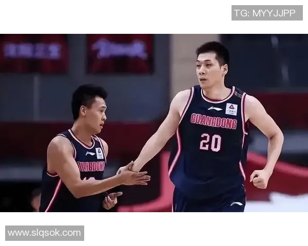 任骏飞在篮球赛场的崛起与挑战展现了中国篮球新生代的无限潜力与希望